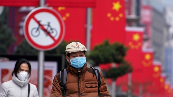 Число заболевших коронавирусом в Китае за сутки возросло на 444 человека