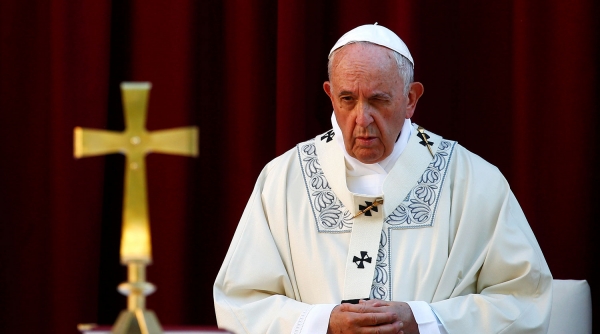 Папа Римский пообещал помолиться за успех победы над коронавирусом